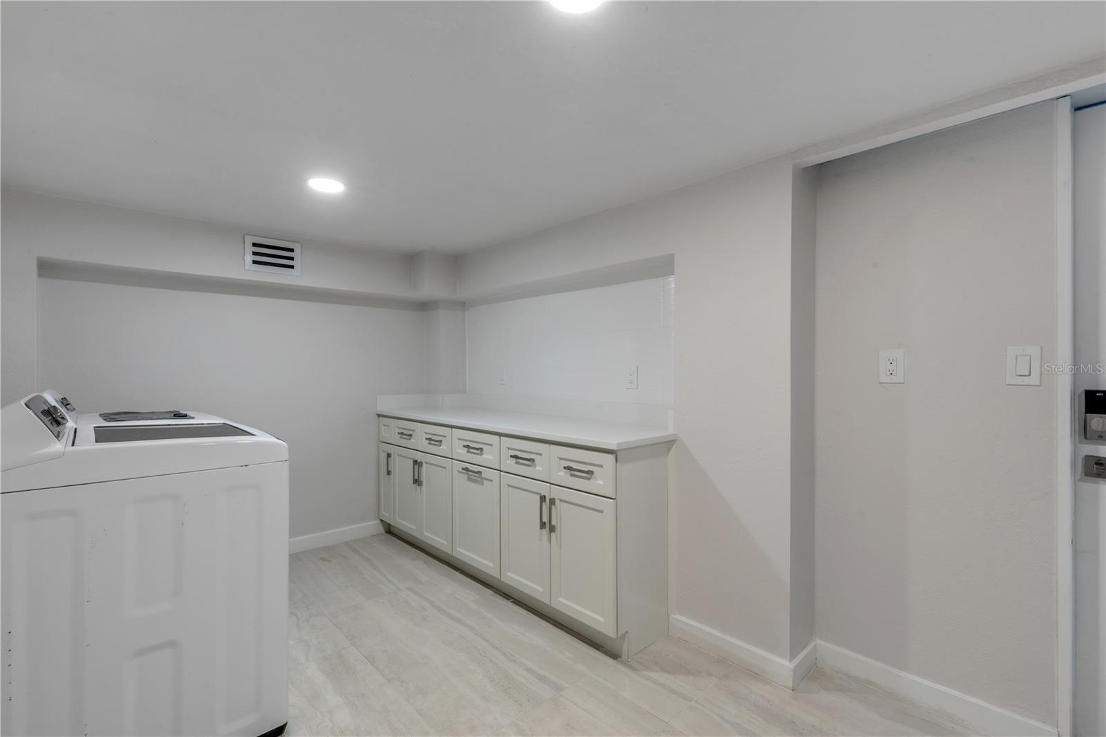 ORLANDO BEACH - Residential