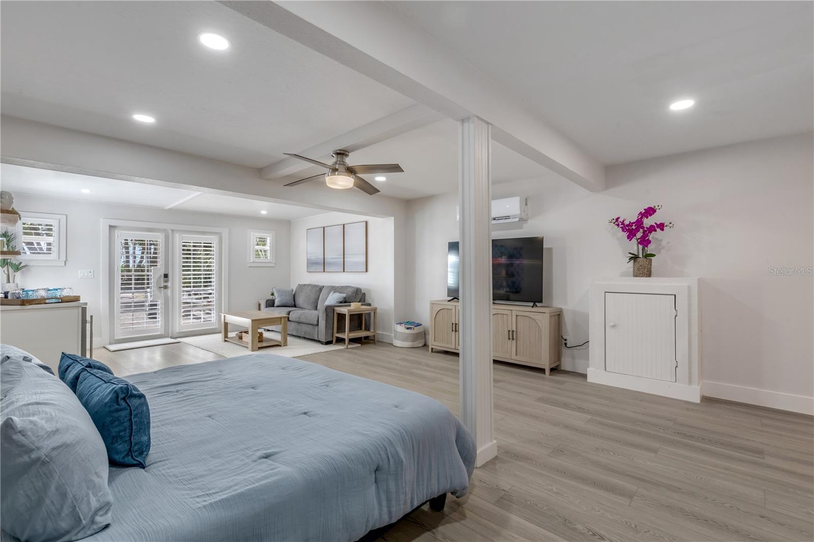 ORLANDO BEACH - Residential