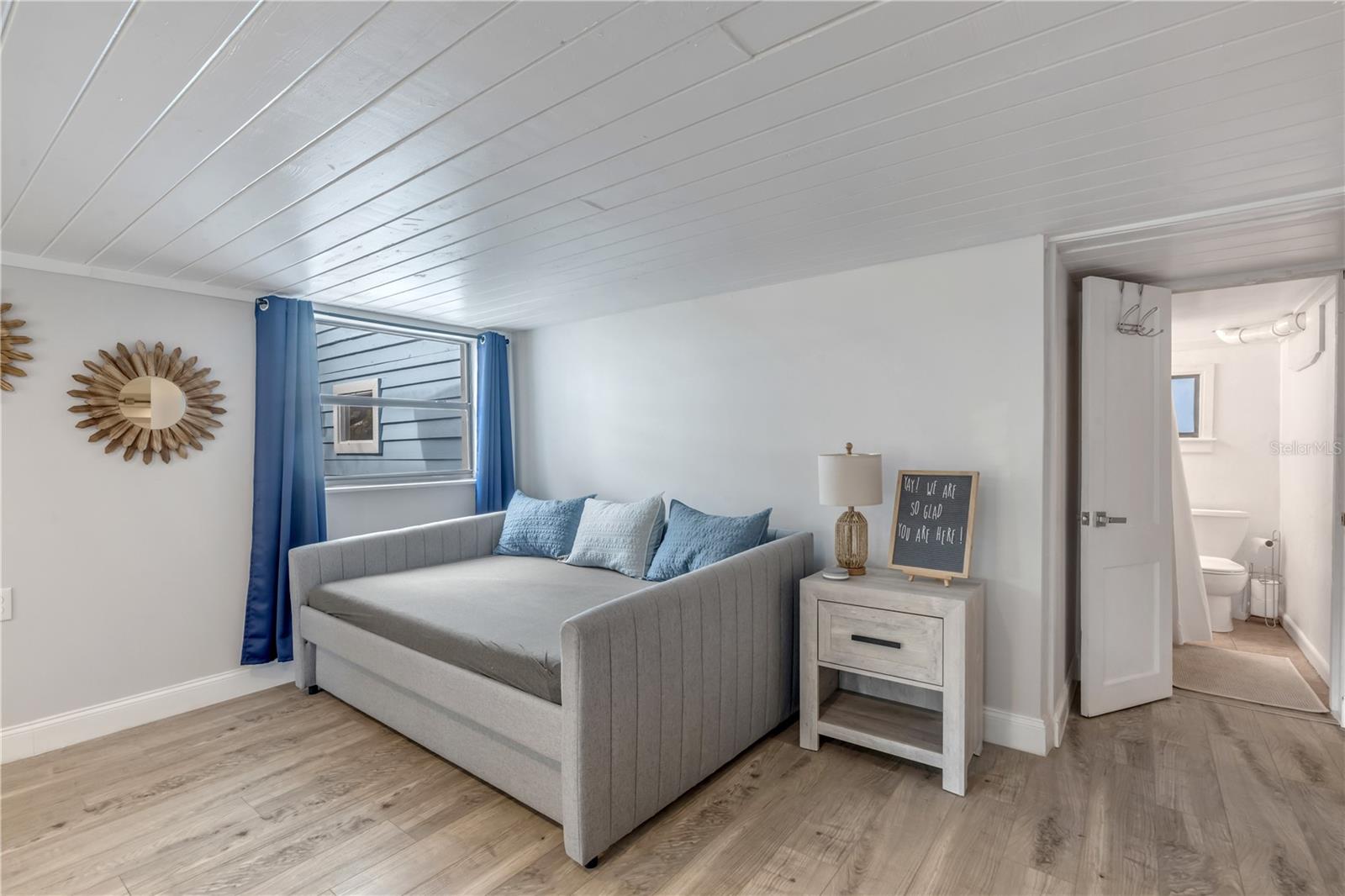 ORLANDO BEACH - Residential