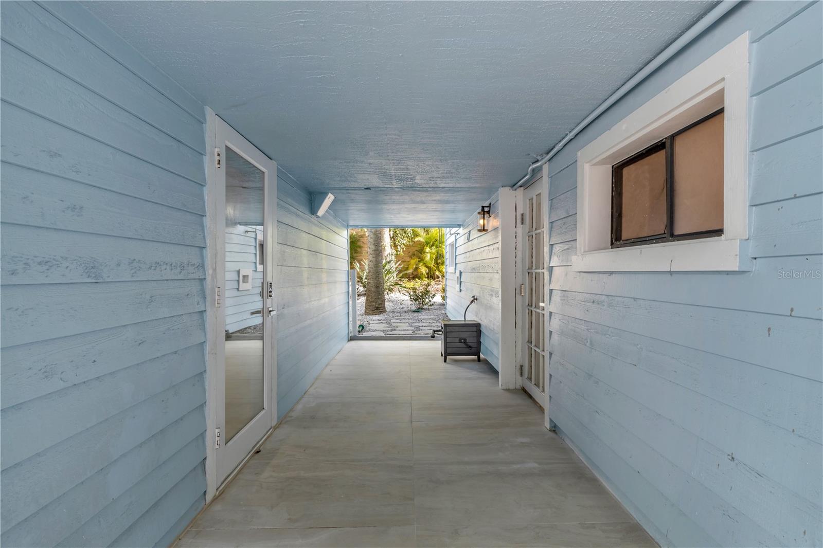 ORLANDO BEACH - Residential