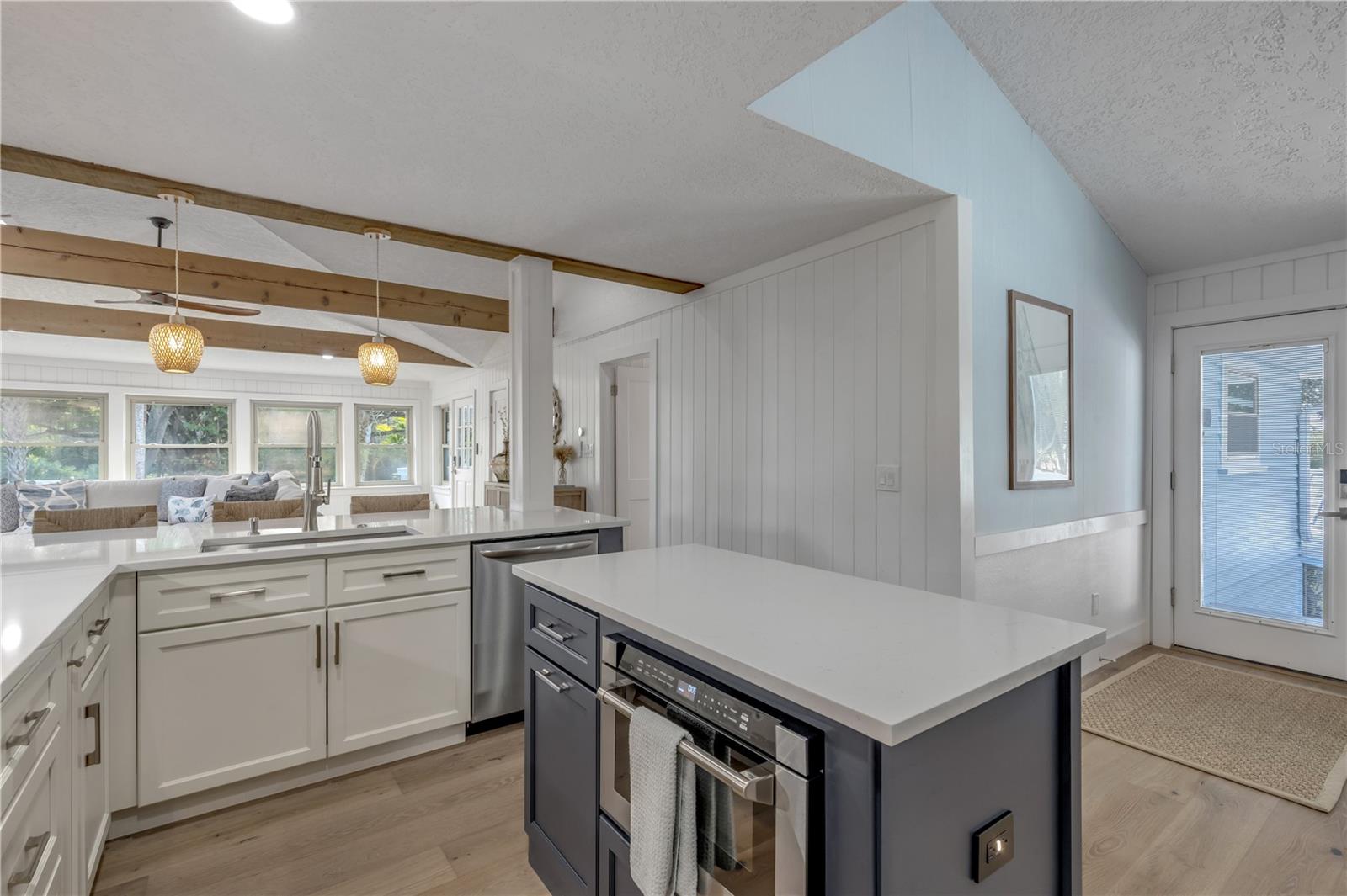 ORLANDO BEACH - Residential