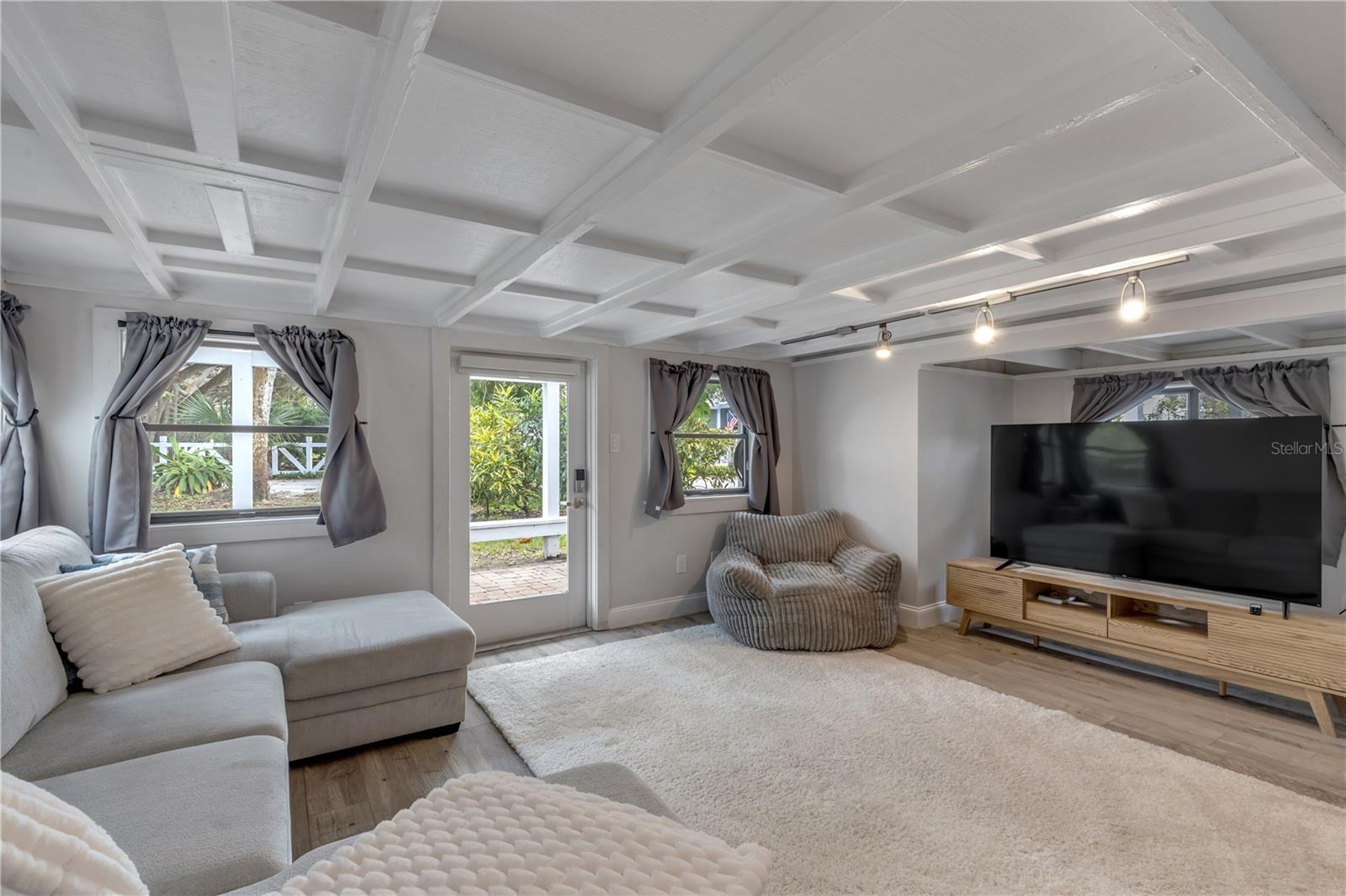 ORLANDO BEACH - Residential