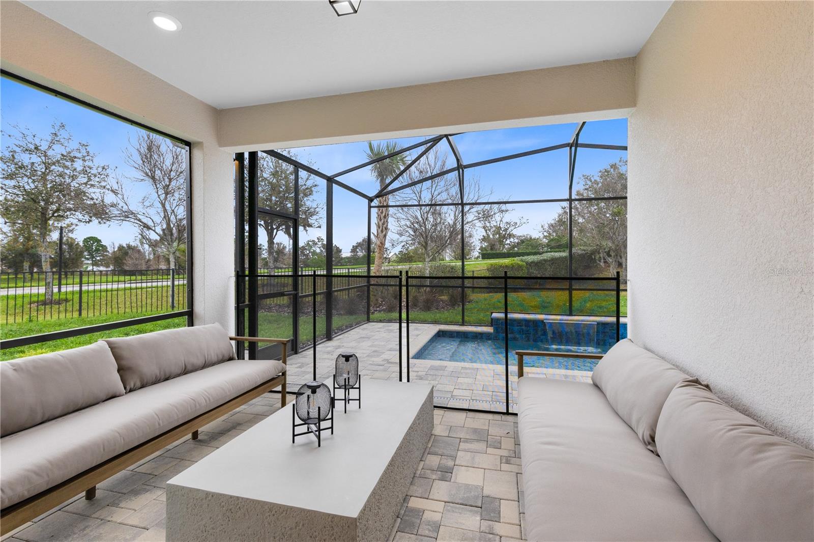 DEL WEBB TWIN LAKES - Residential