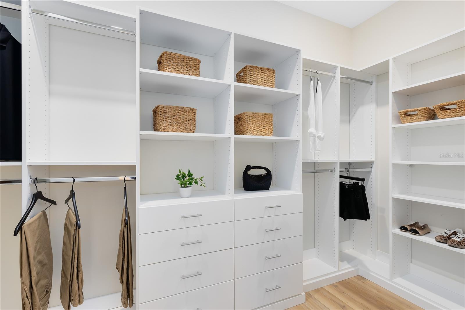 DEL WEBB TWIN LAKES - Residential