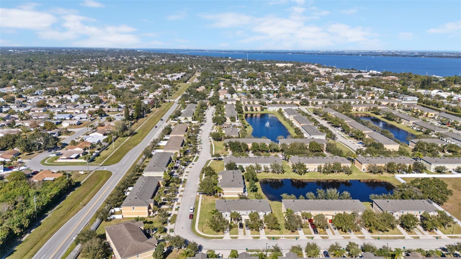 LAKE WASHINGTON TWNHMS - Residential