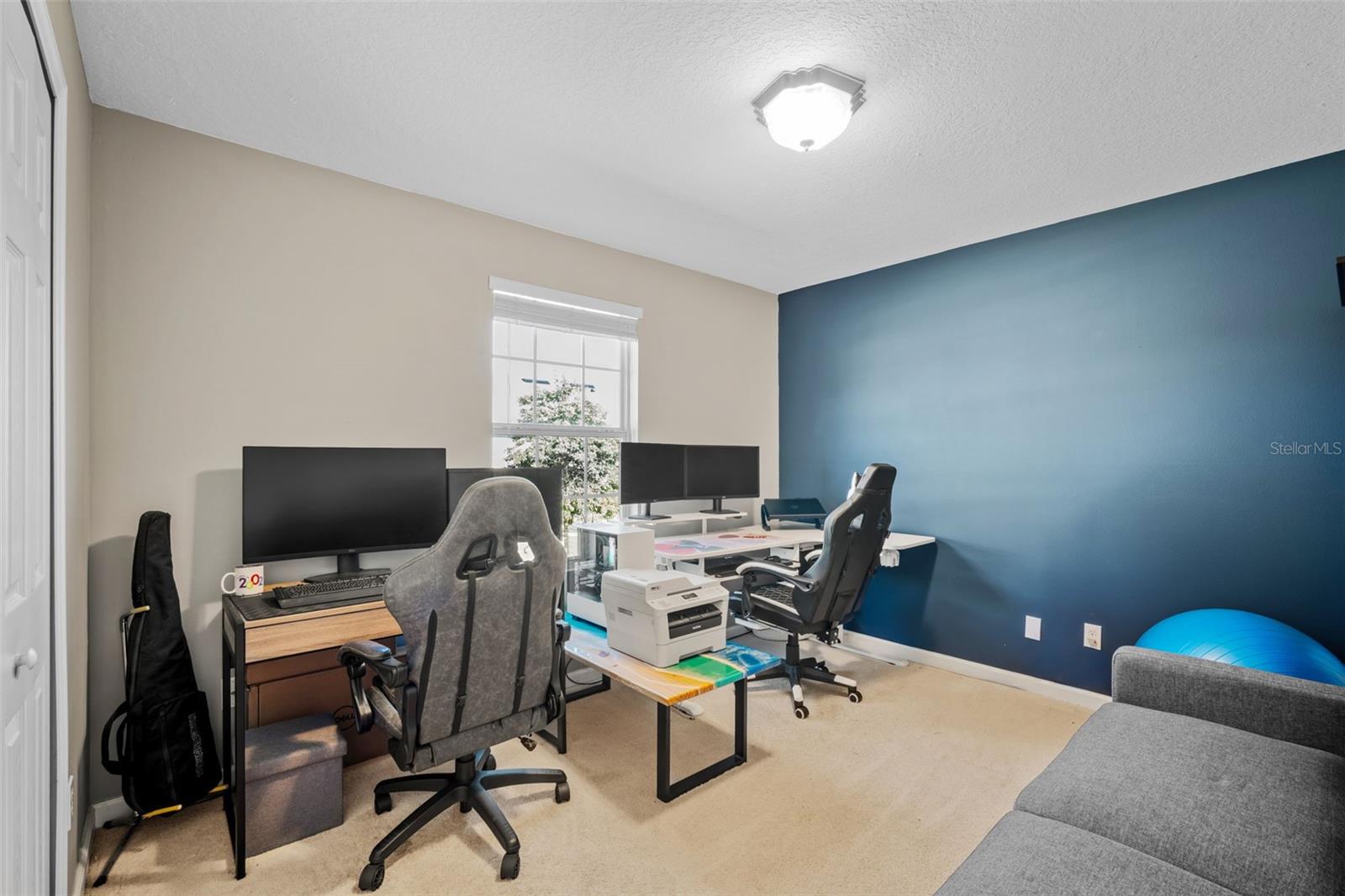 LAKE WASHINGTON TWNHMS - Residential