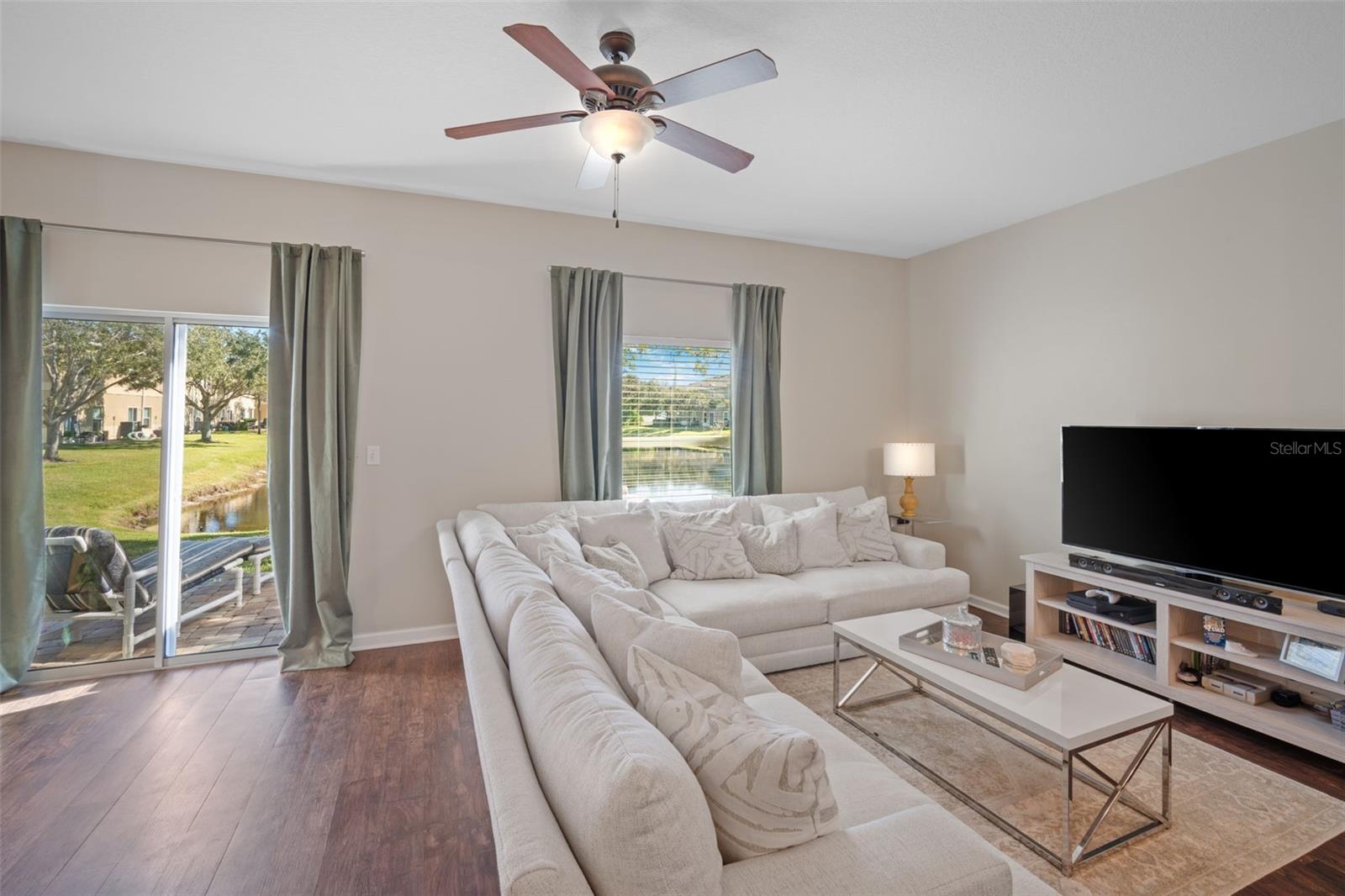 LAKE WASHINGTON TWNHMS - Residential