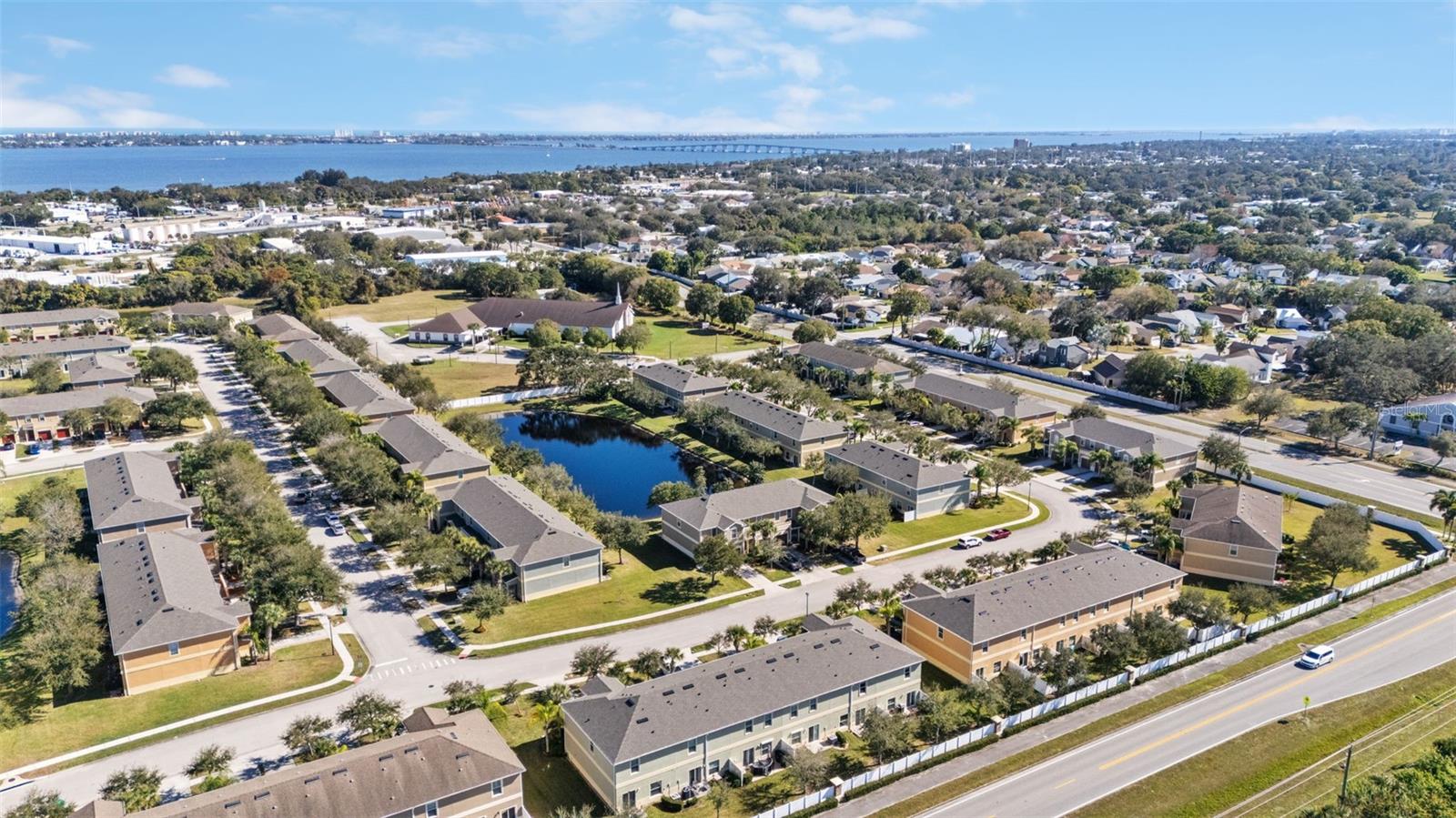 LAKE WASHINGTON TWNHMS - Residential