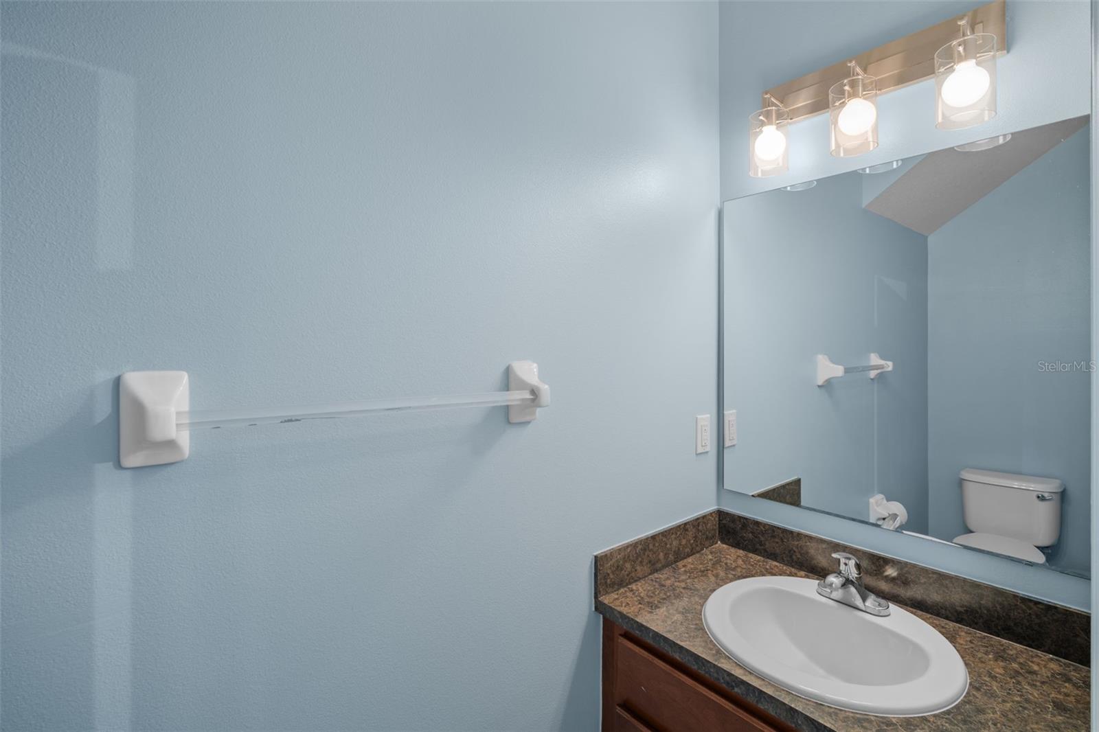 LAKE WASHINGTON TWNHMS - Residential