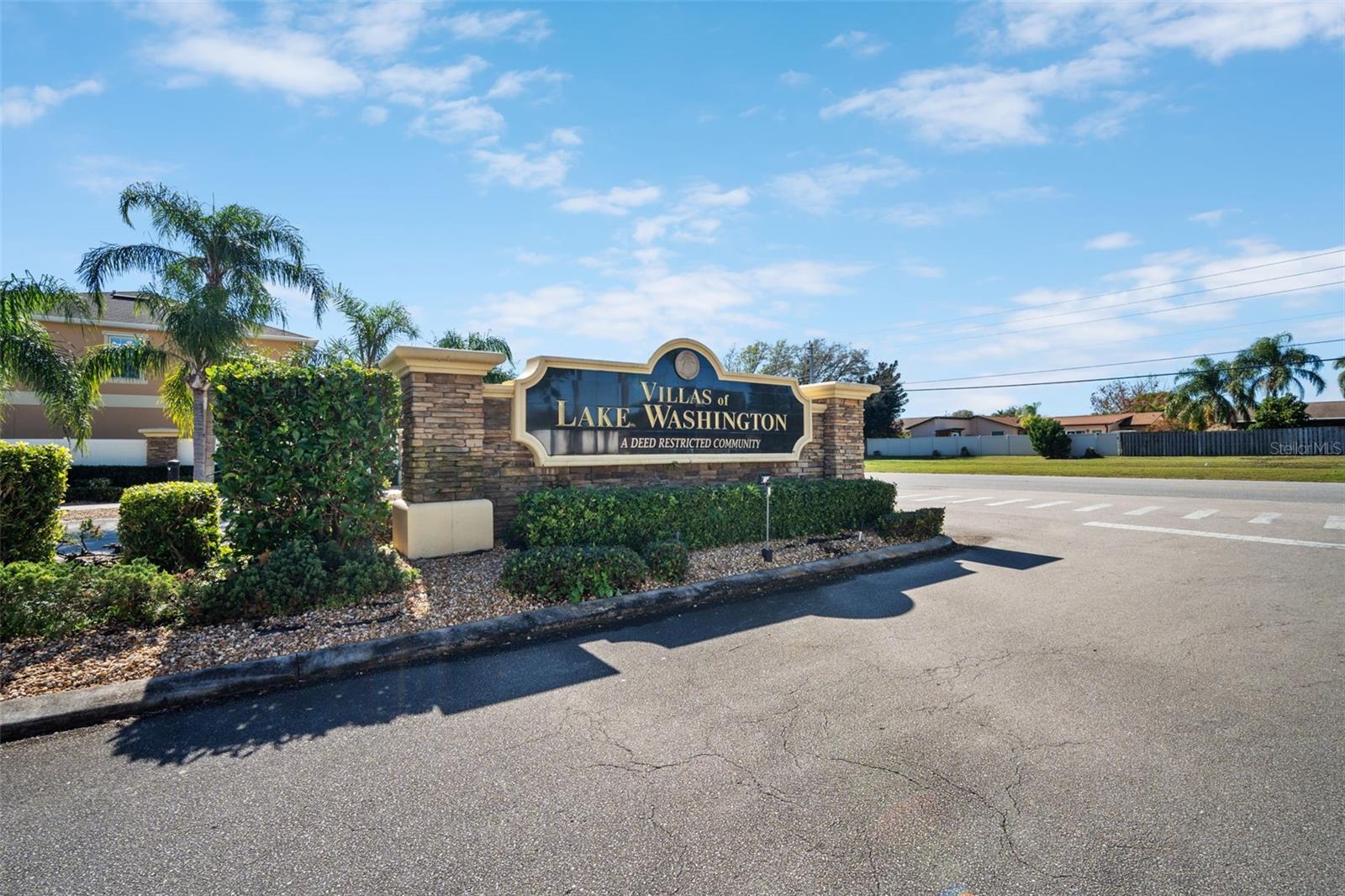 LAKE WASHINGTON TWNHMS - Residential