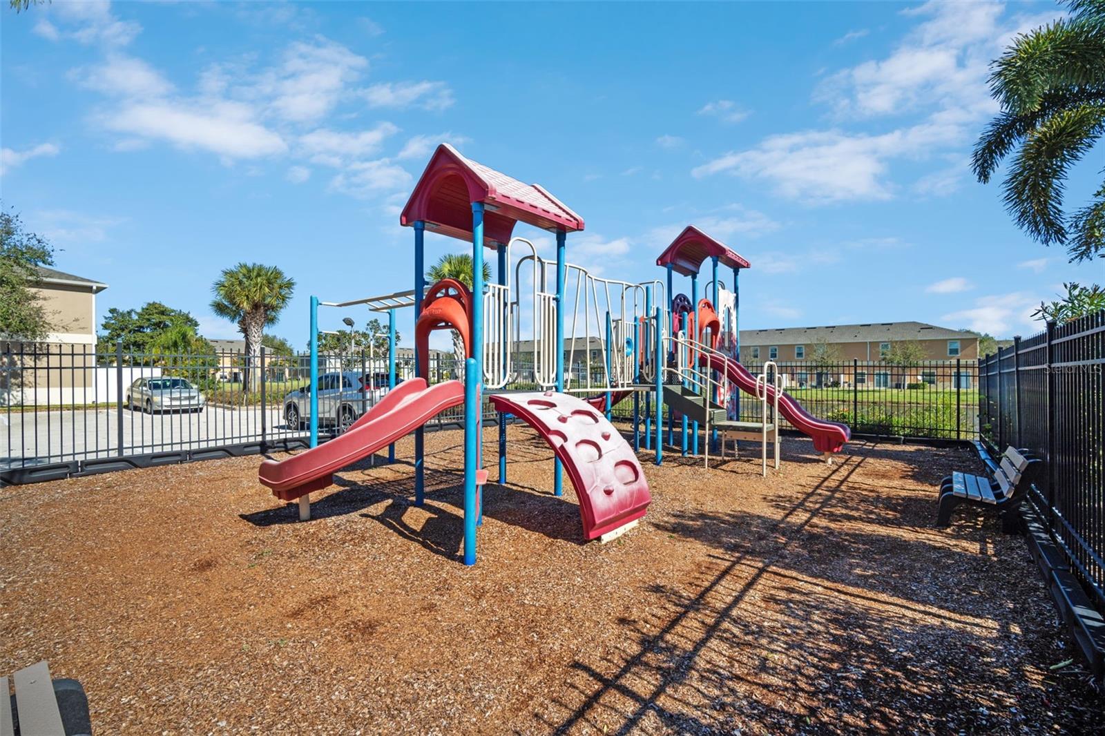 LAKE WASHINGTON TWNHMS - Residential