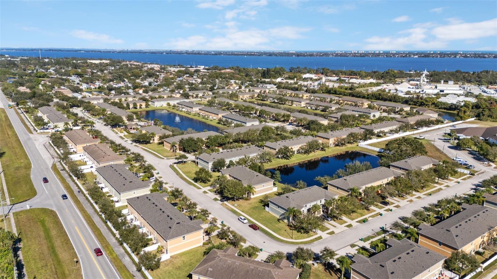 LAKE WASHINGTON TWNHMS - Residential