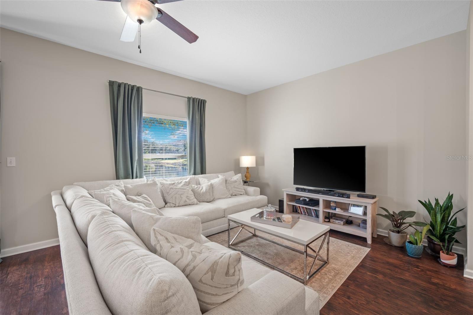 LAKE WASHINGTON TWNHMS - Residential