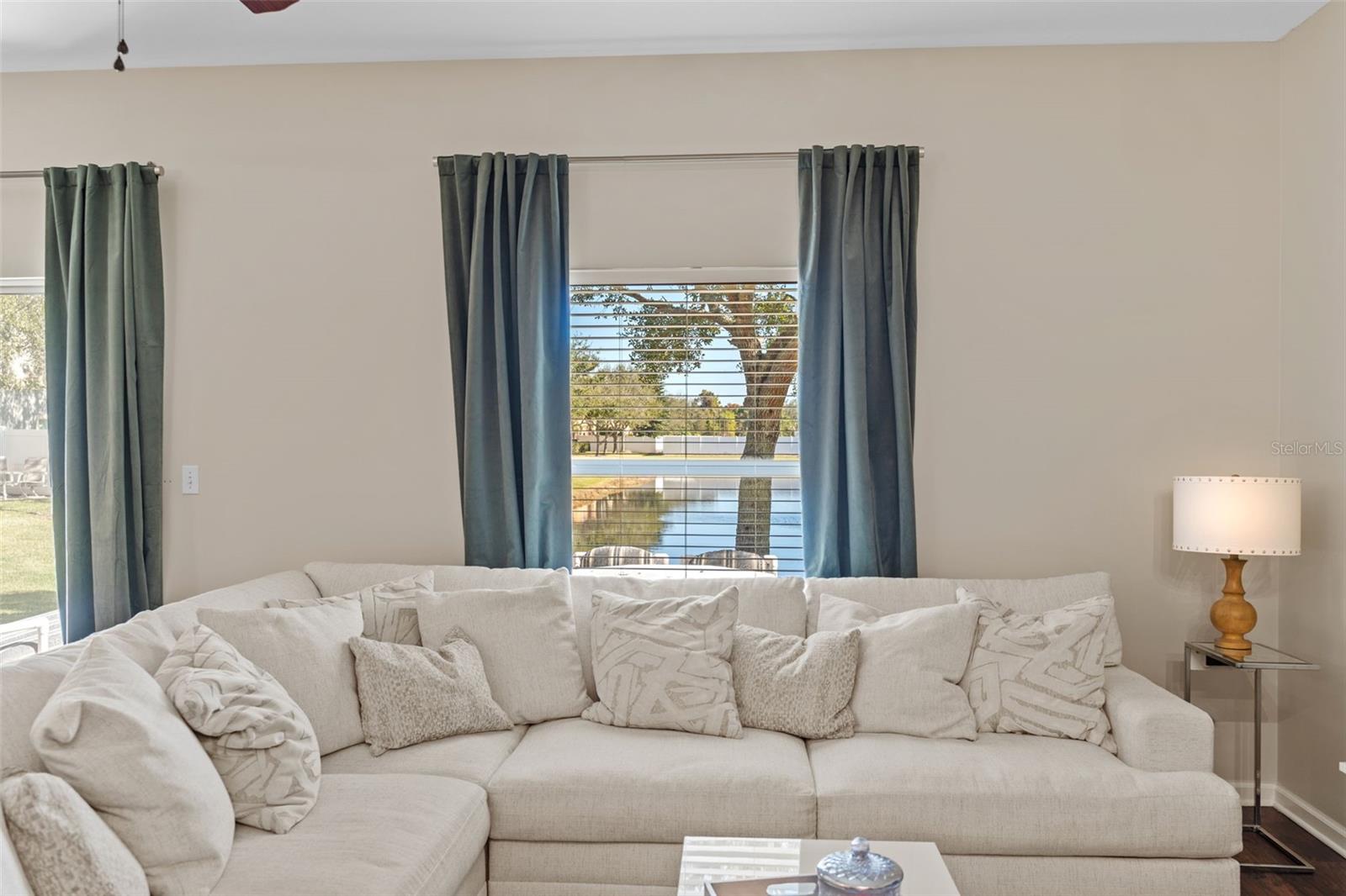 LAKE WASHINGTON TWNHMS - Residential