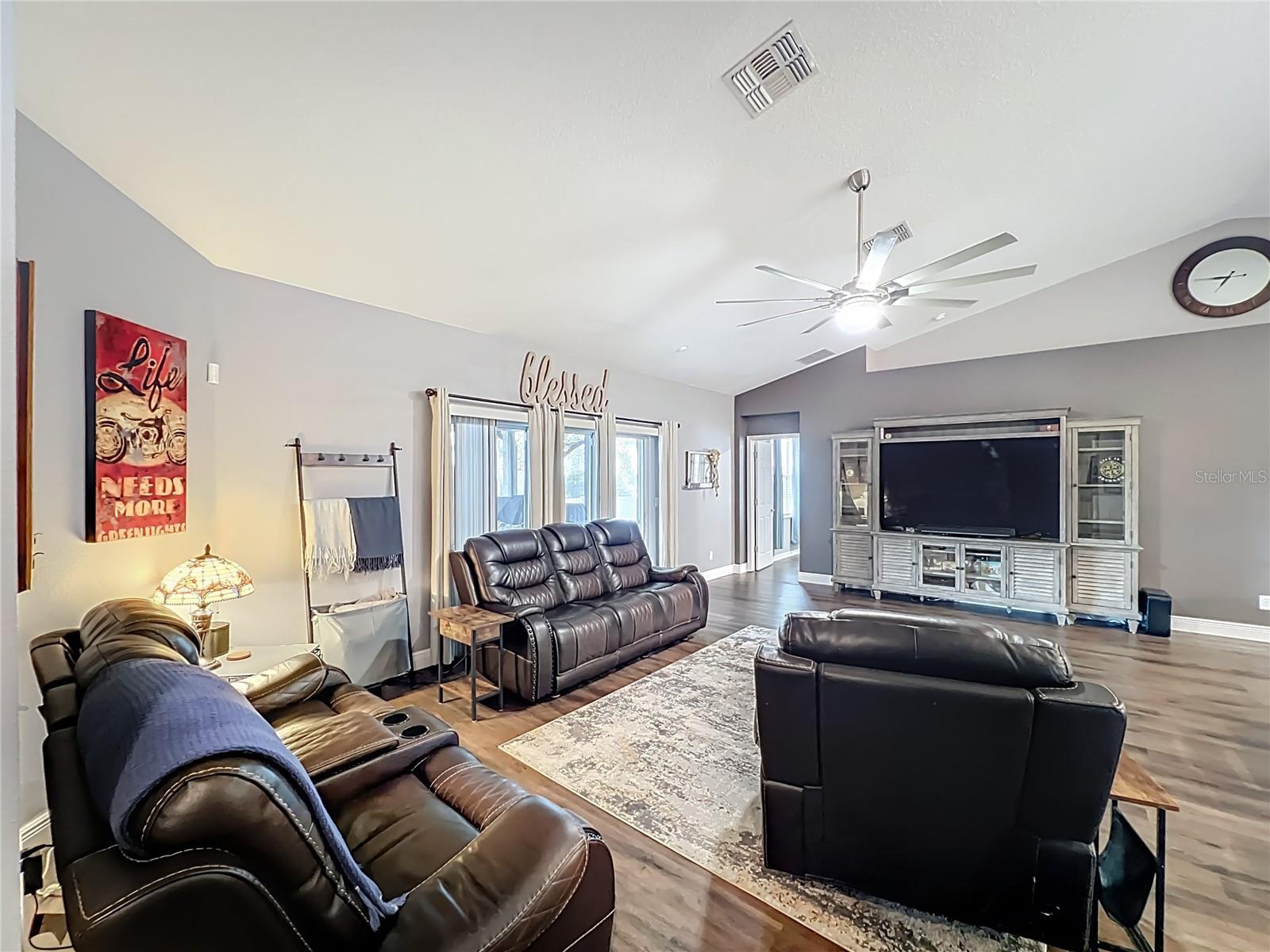 SOUTHERN RIDGE AT ESTATES - Residential