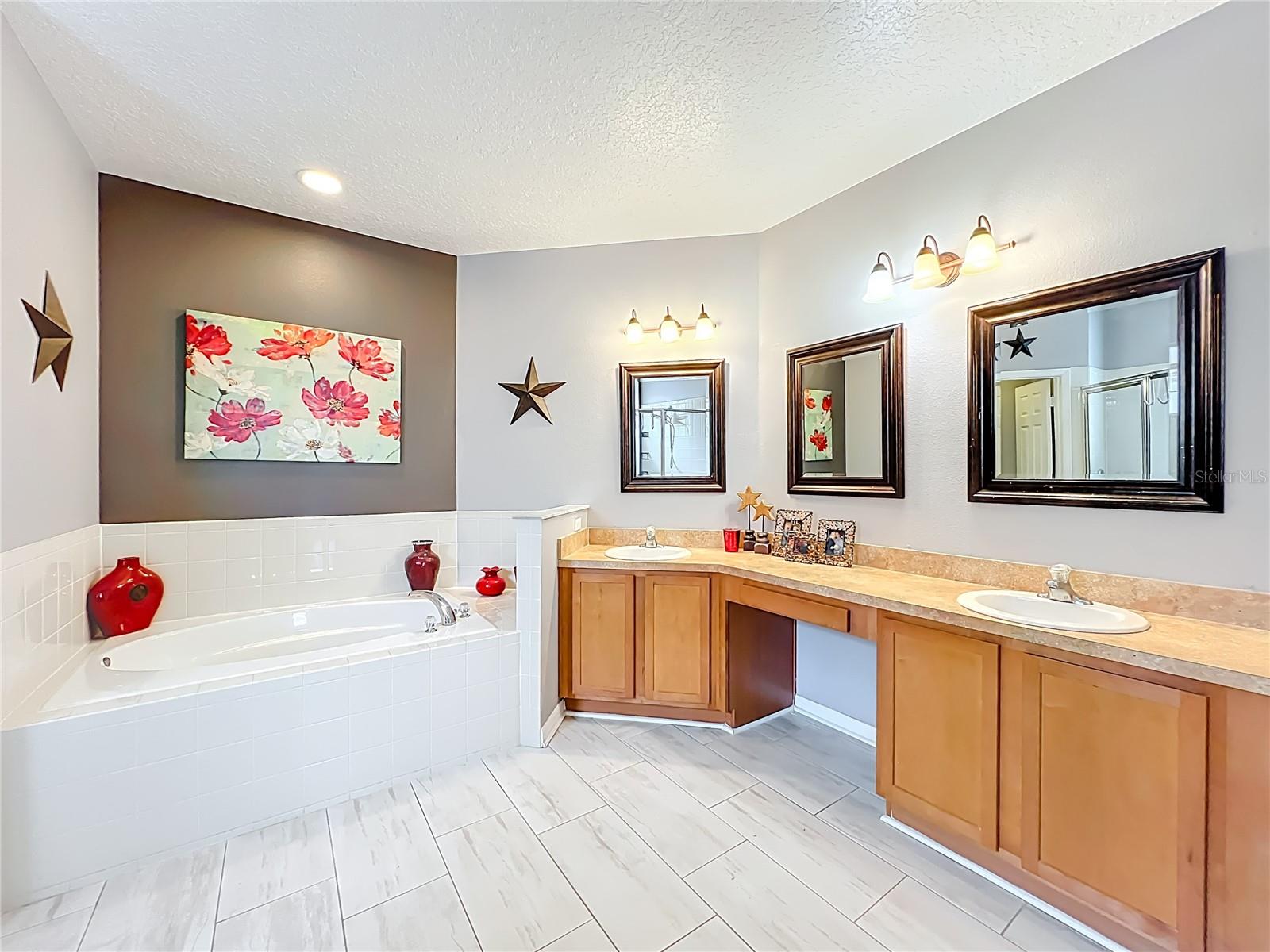 SOUTHERN RIDGE AT ESTATES - Residential