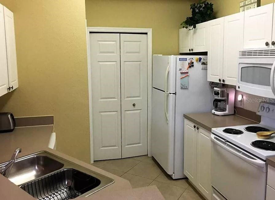 SERENADE ON PALMER RANCH - Residential Lease