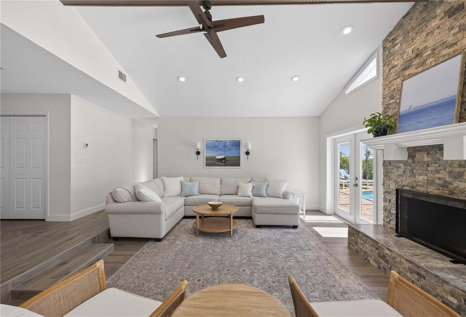 GULF HARBORS WOODLANDS - Residential