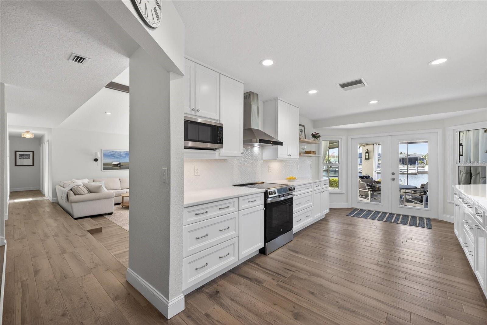 GULF HARBORS WOODLANDS - Residential