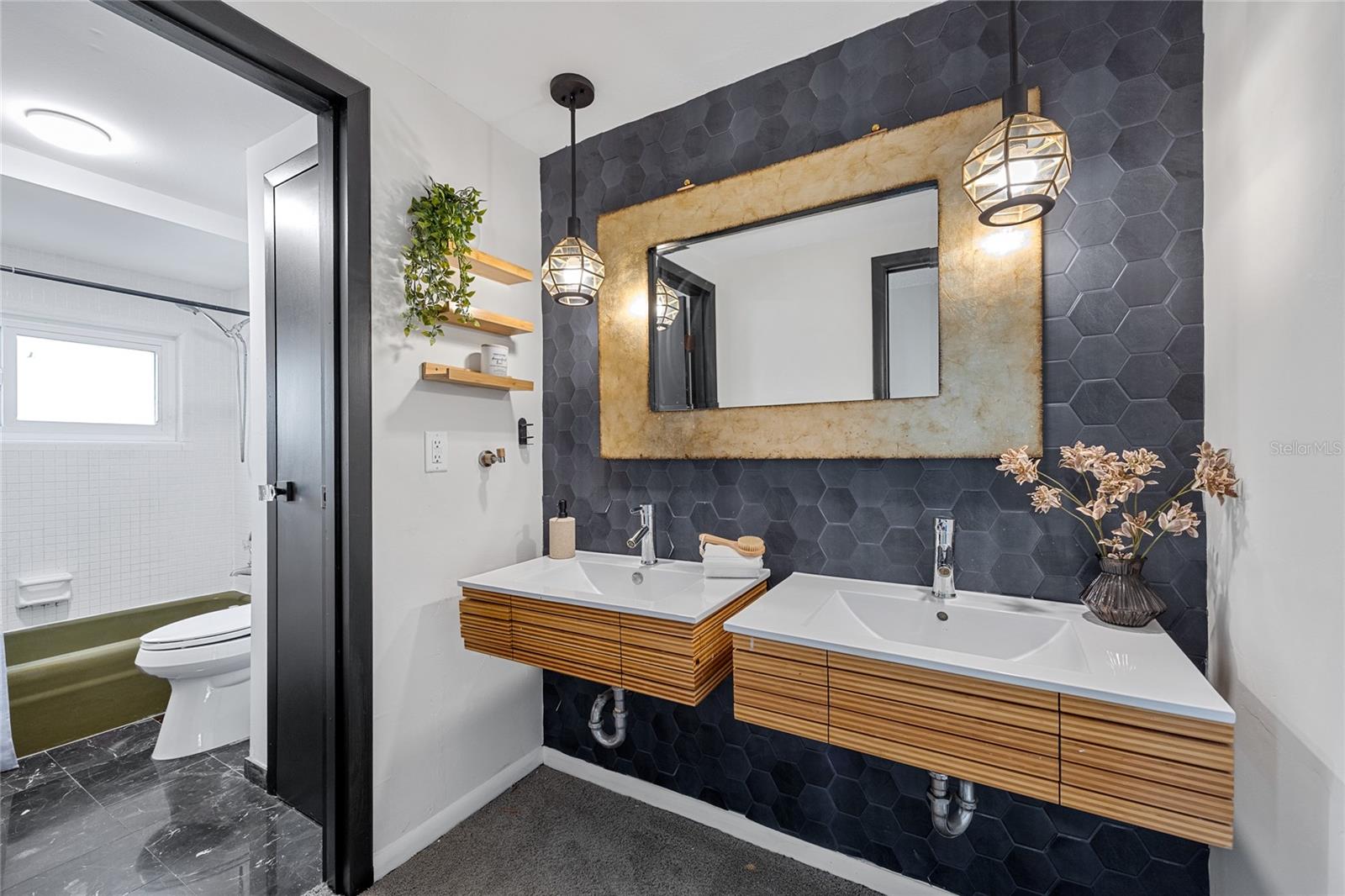 WHISPERING PINES FOREST 4TH ADD - Residential