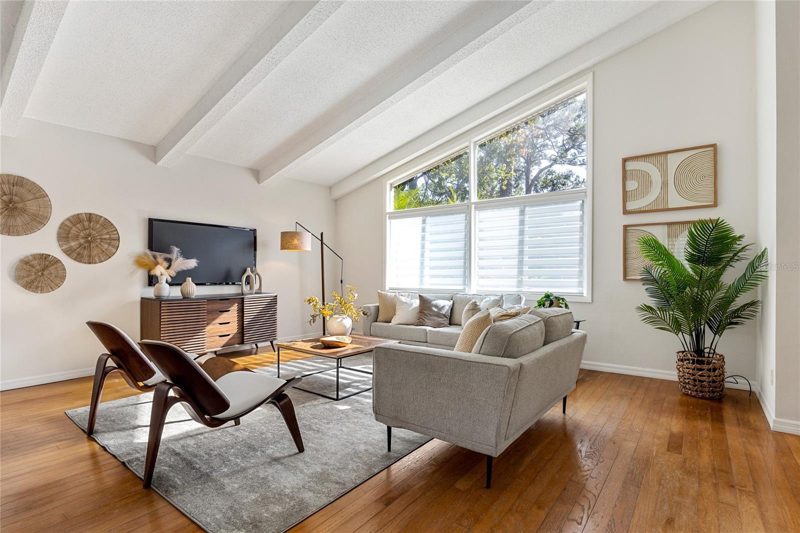 WHISPERING PINES FOREST 4TH ADD - Residential