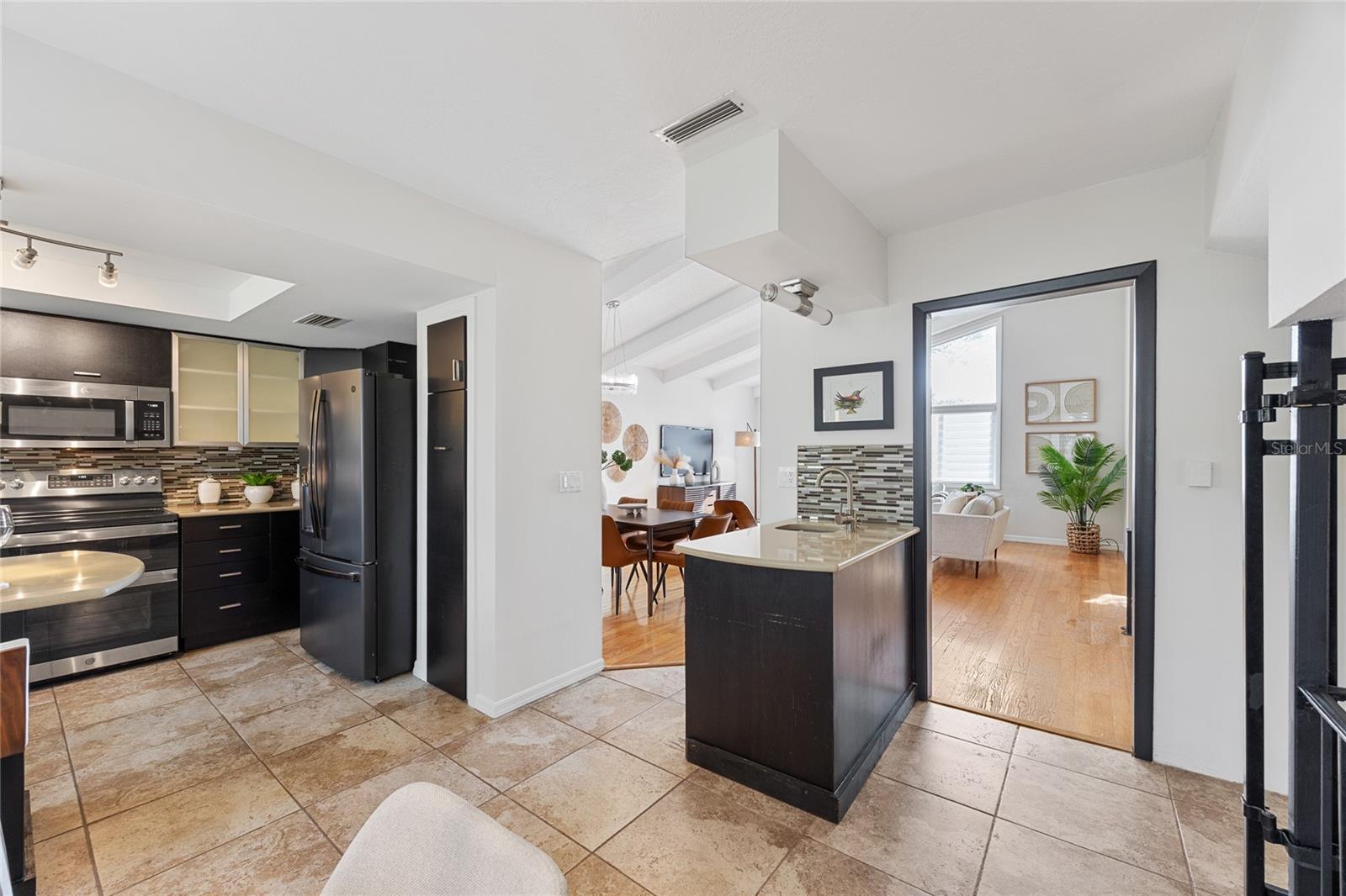 WHISPERING PINES FOREST 4TH ADD - Residential