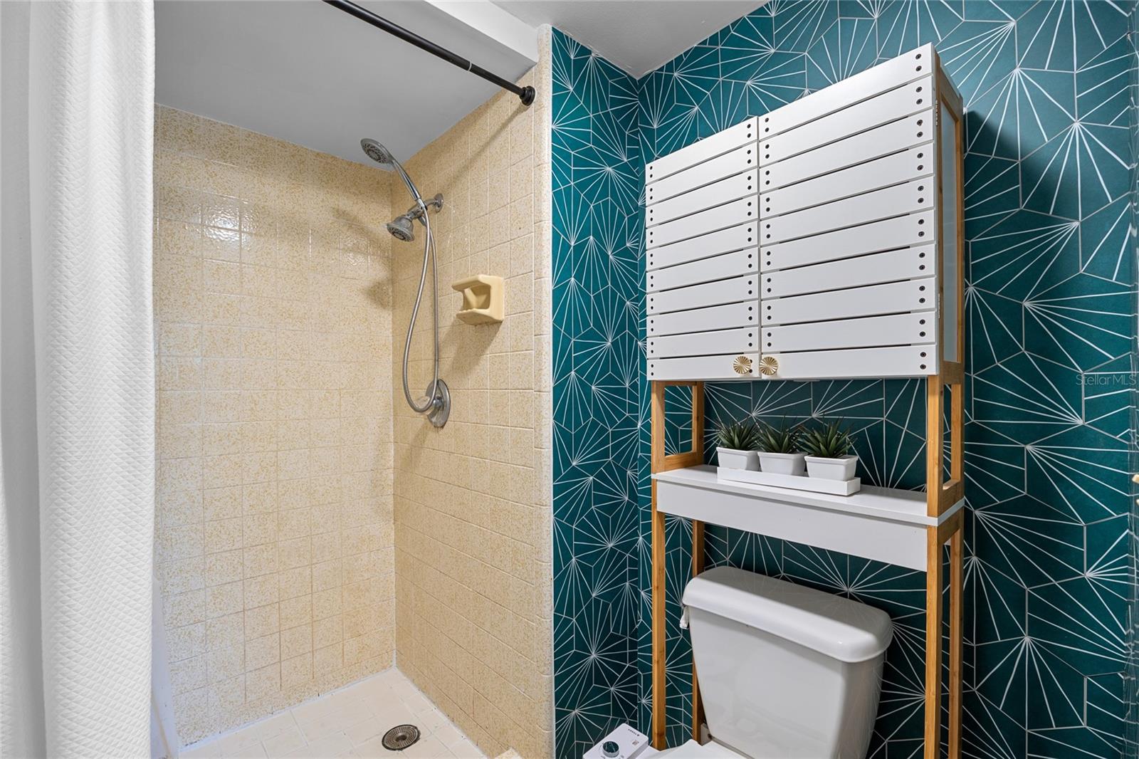 WHISPERING PINES FOREST 4TH ADD - Residential