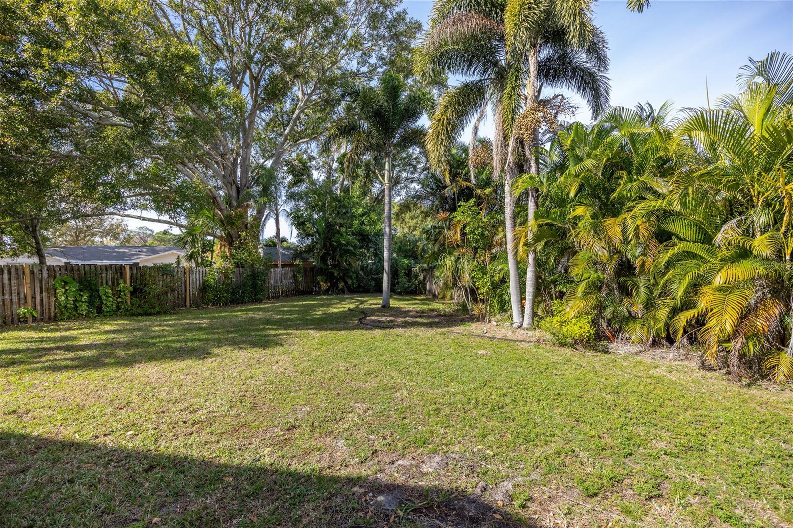 WHISPERING PINES FOREST 4TH ADD - Residential