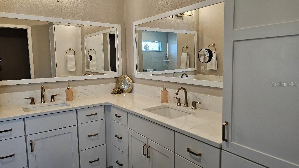 VILLAGES/SOUTHERN OAKS UN 206 - Residential