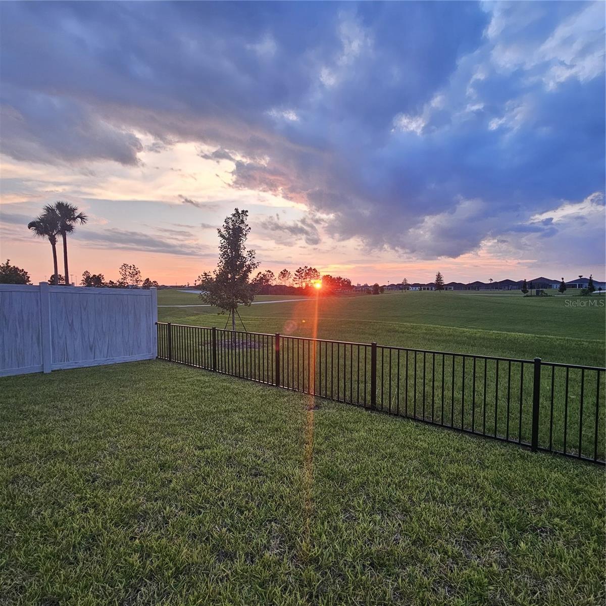 VILLAGES/SOUTHERN OAKS UN 206 - Residential