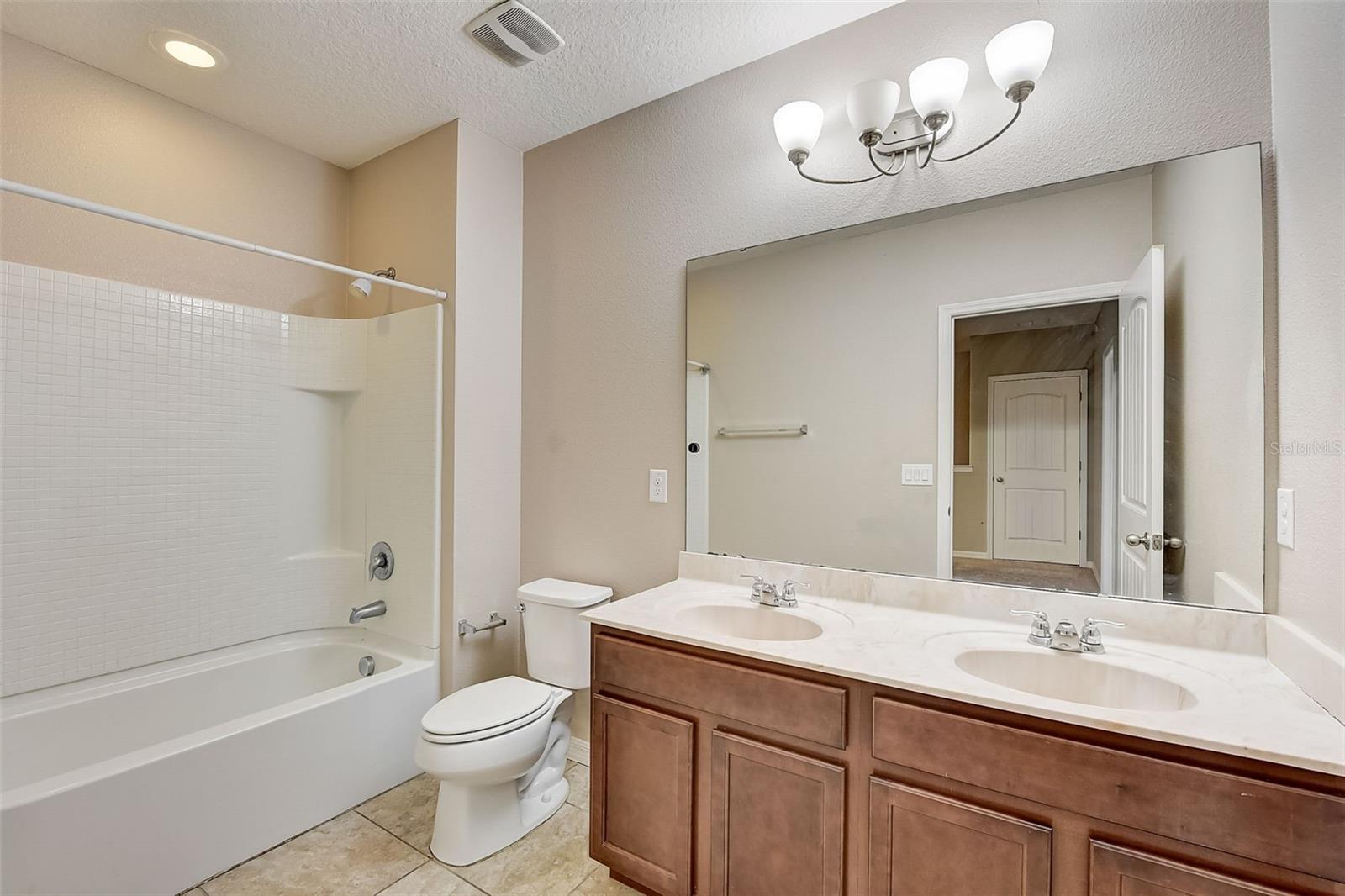 OAKMONT TWNHMS PH 1 - Residential