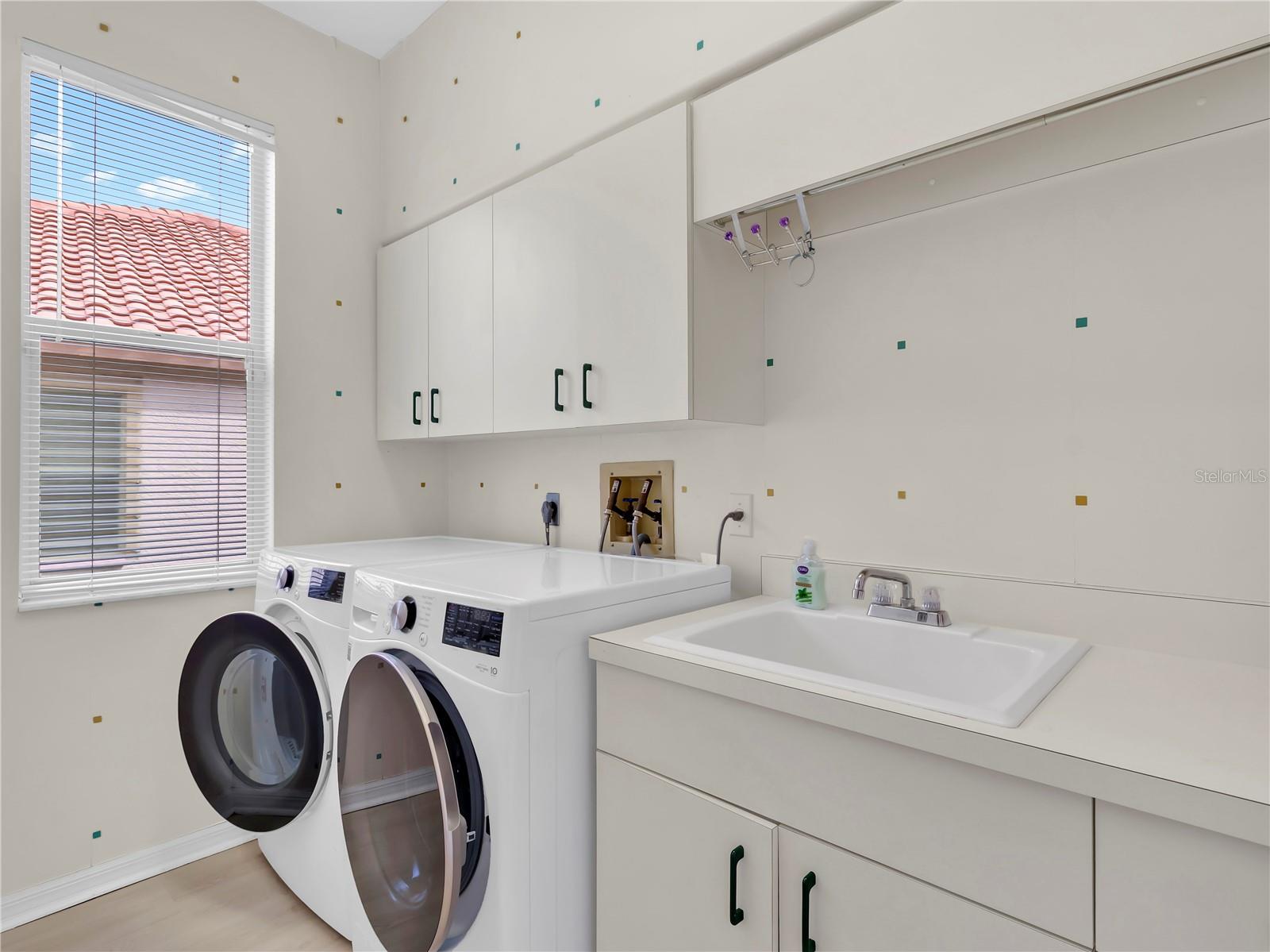 HUNTINGTON POINTE - Residential Lease