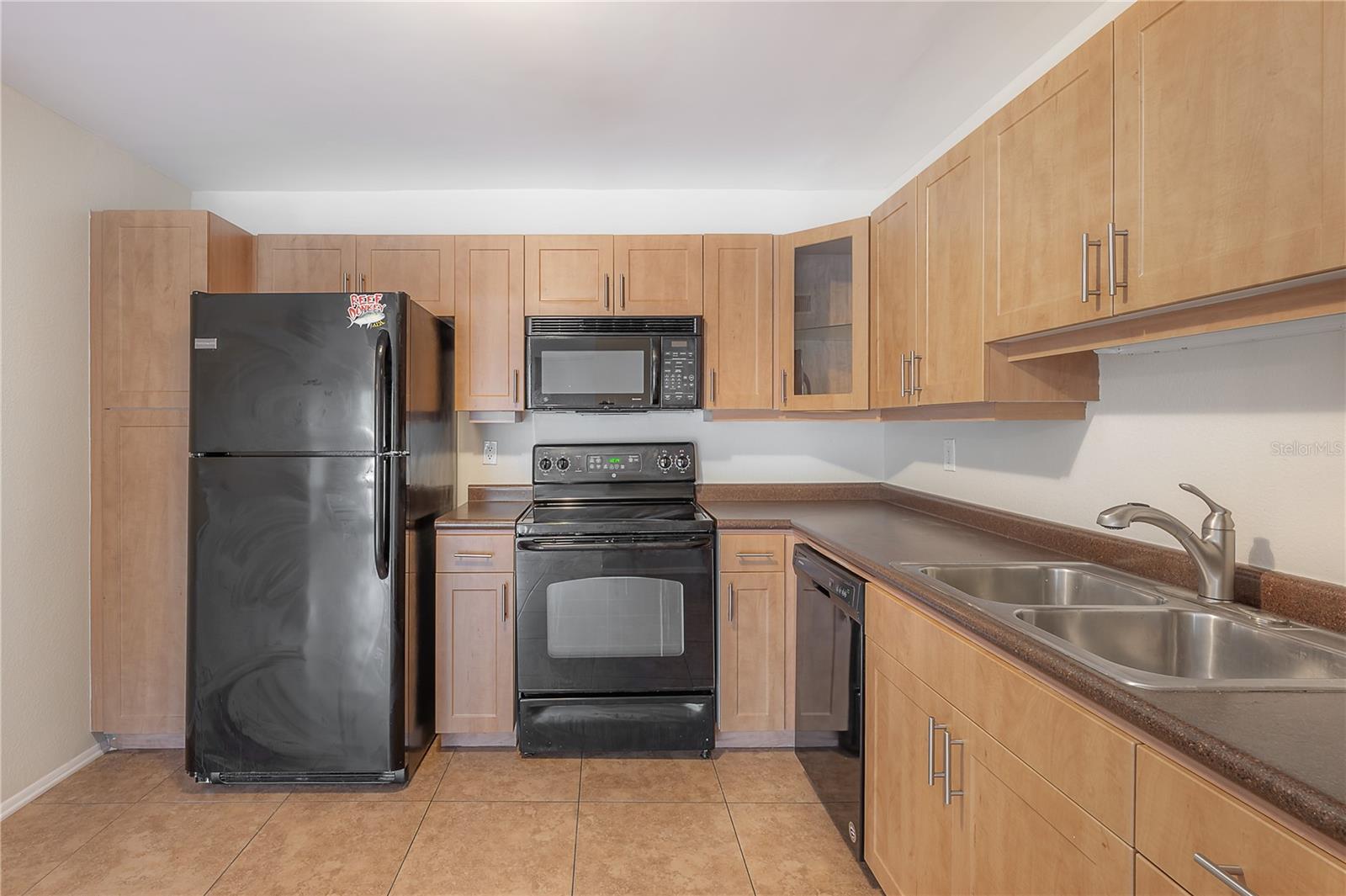 THE GALLERY AT BAYPORT CONDOMI - Residential Lease