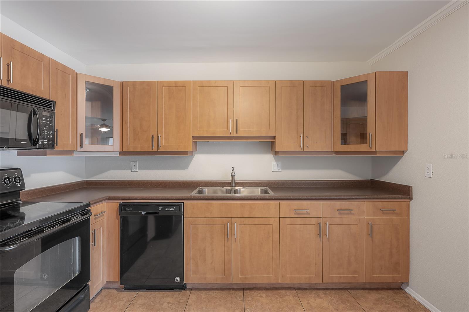 THE GALLERY AT BAYPORT CONDOMI - Residential Lease