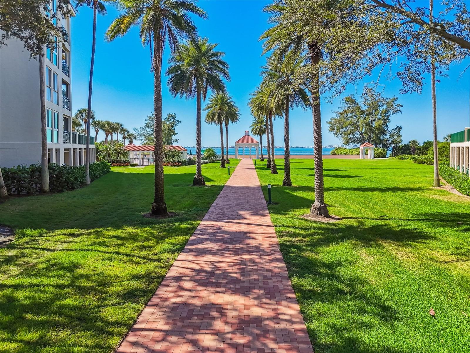 DOLPHIN CAY-PHASE 1 - Residential