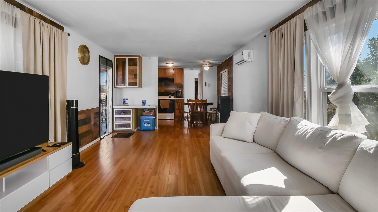 HOLLYWOOD GARDENS - Residential