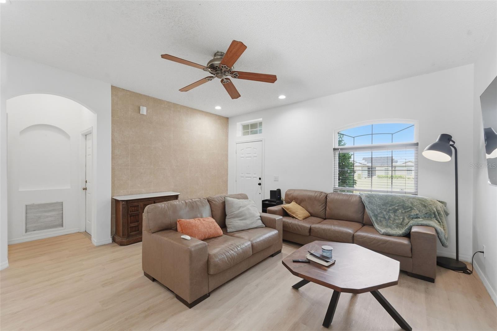 2482 E TIPTON DRIVE