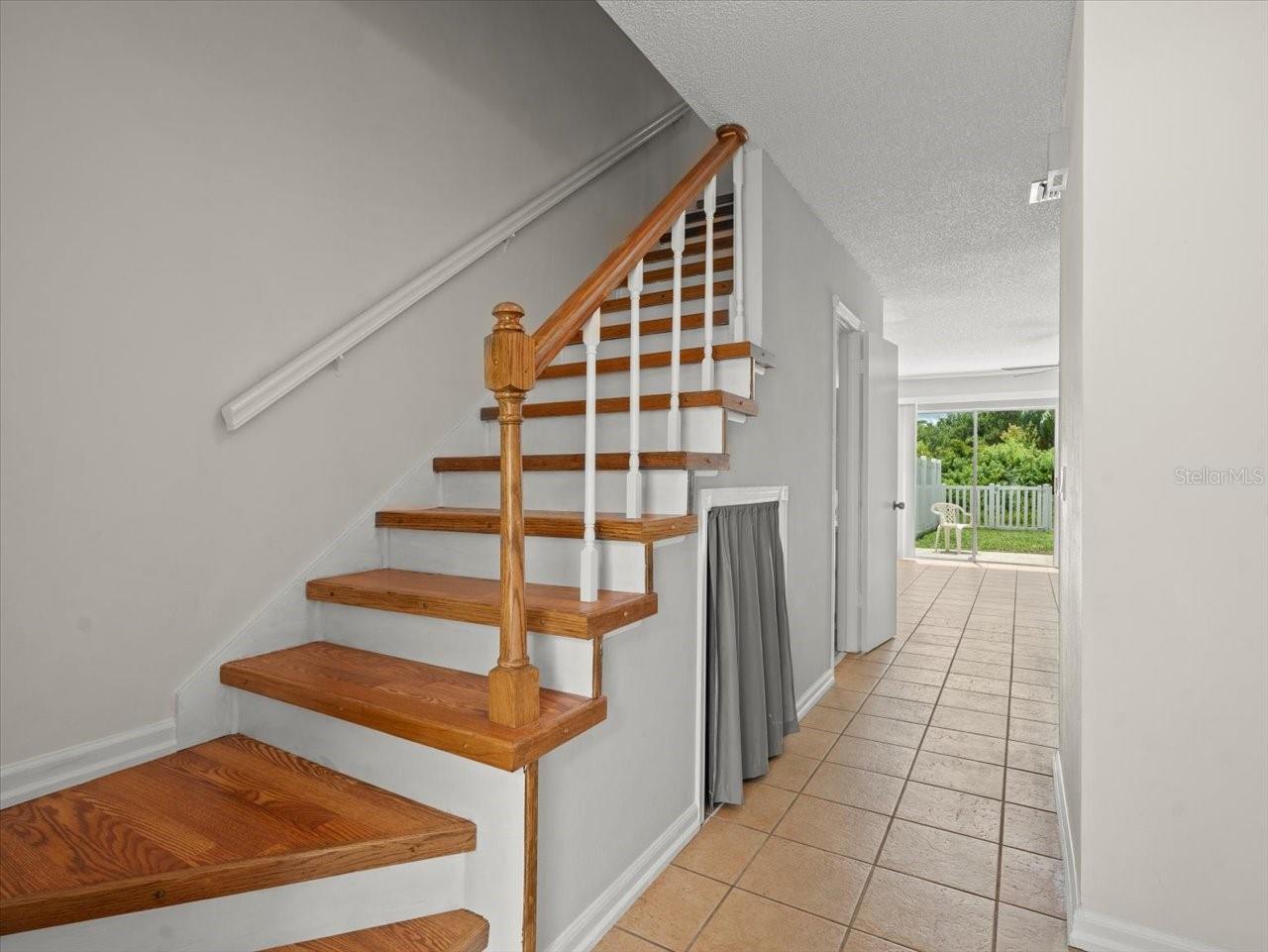 6114 OAK CLUSTER CIRCLE