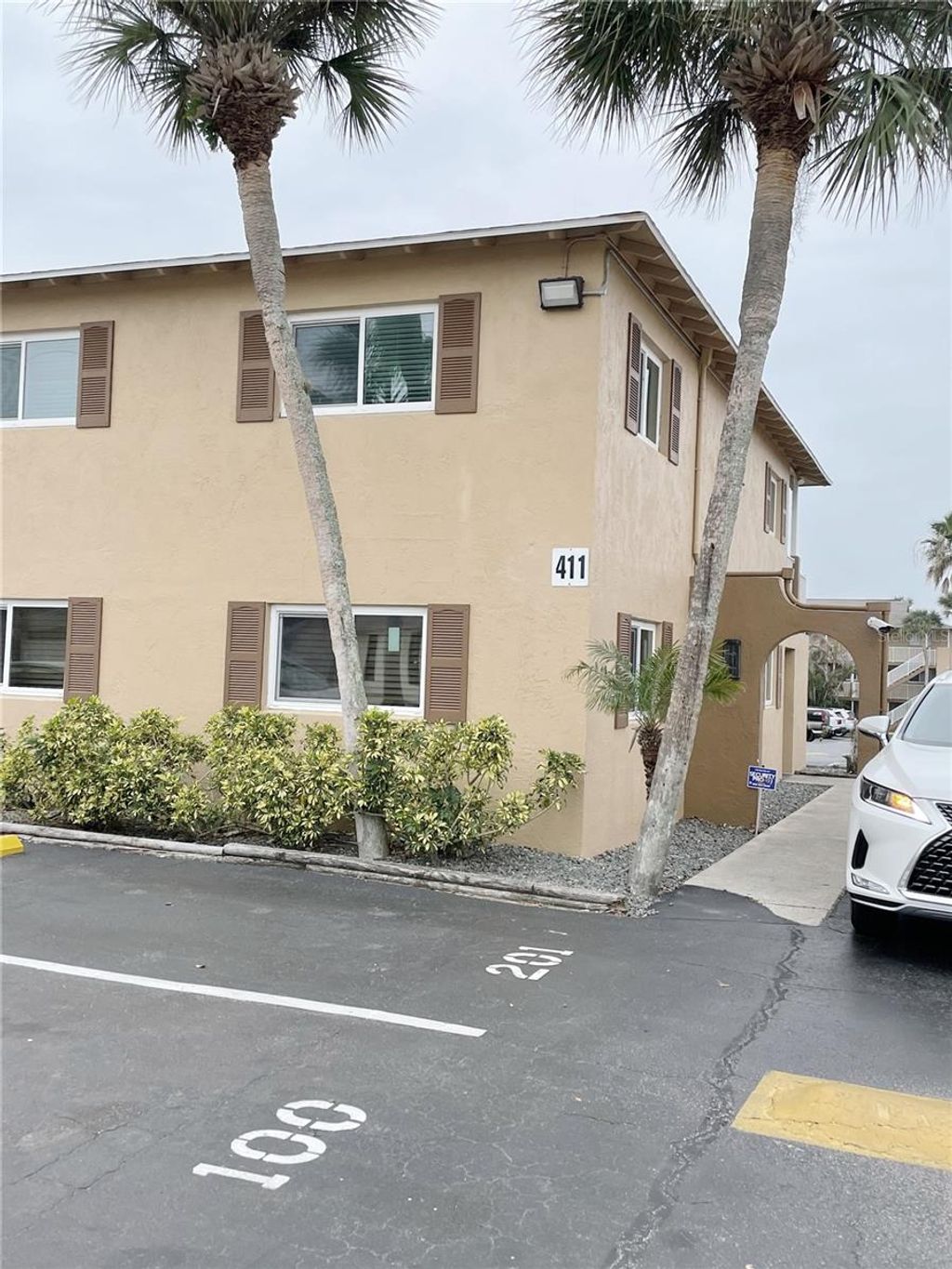 Photo of 411 N Halifax Avenue #200, Daytona Beach, FL 32118 (MLS # O6389694)