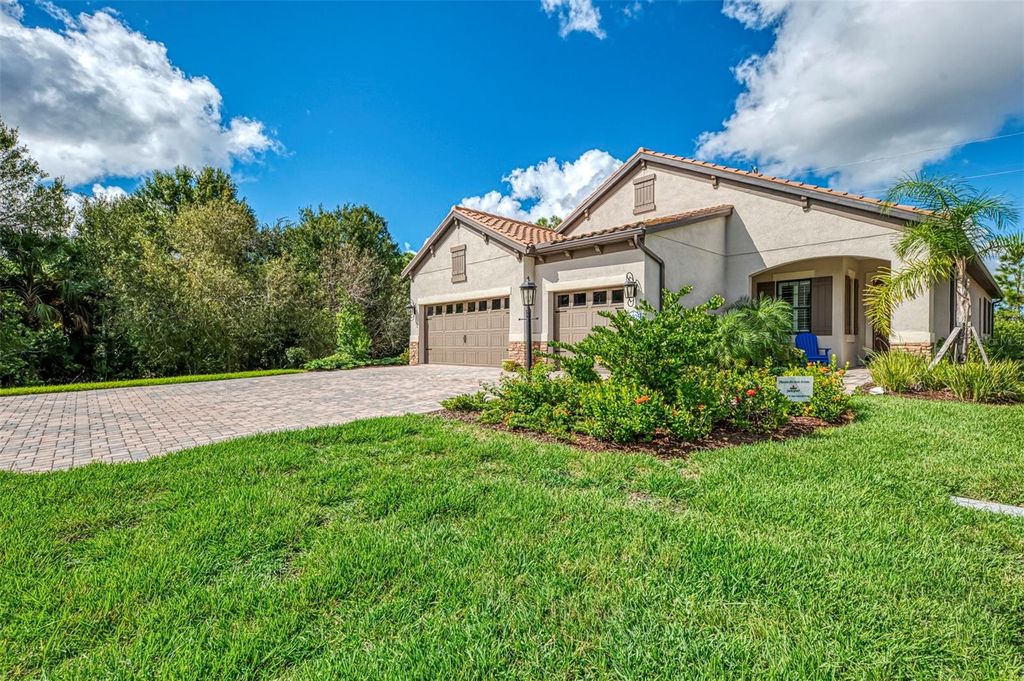 Photo of 11505 Trailwood Drive, Venice, FL 34293 (MLS # N6140565)