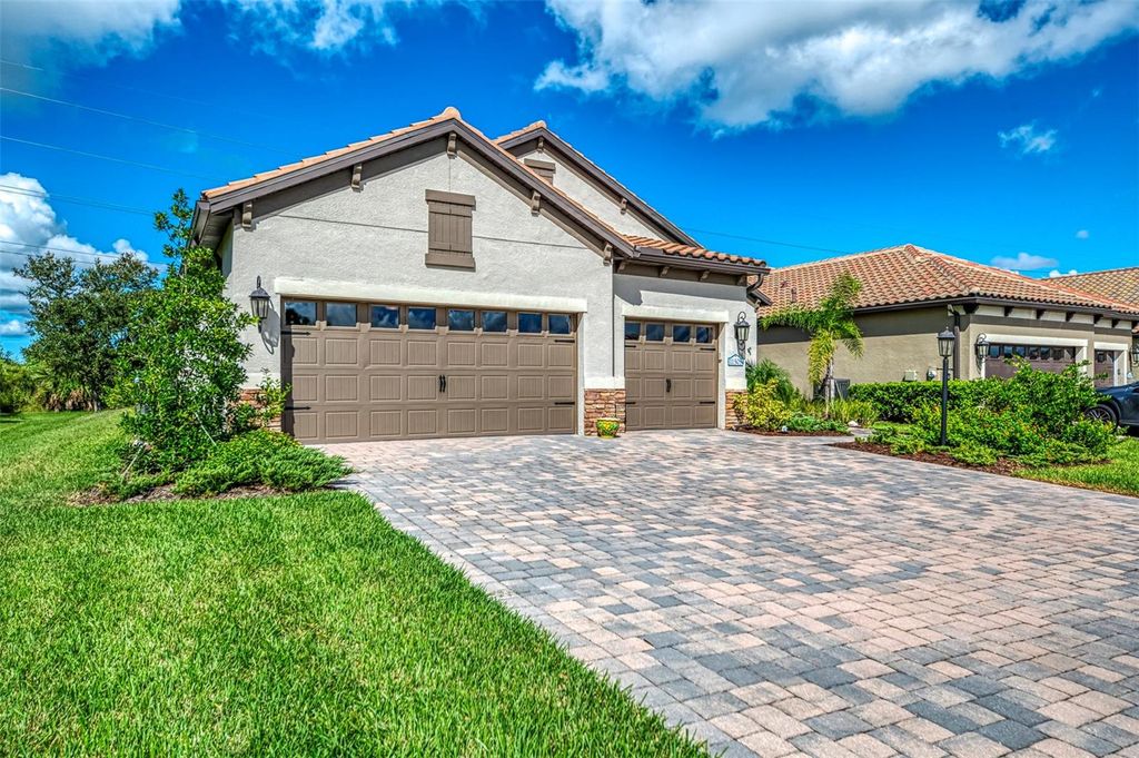 Photo of 11505 Trailwood Drive, Venice, FL 34293 (MLS # N6140565)