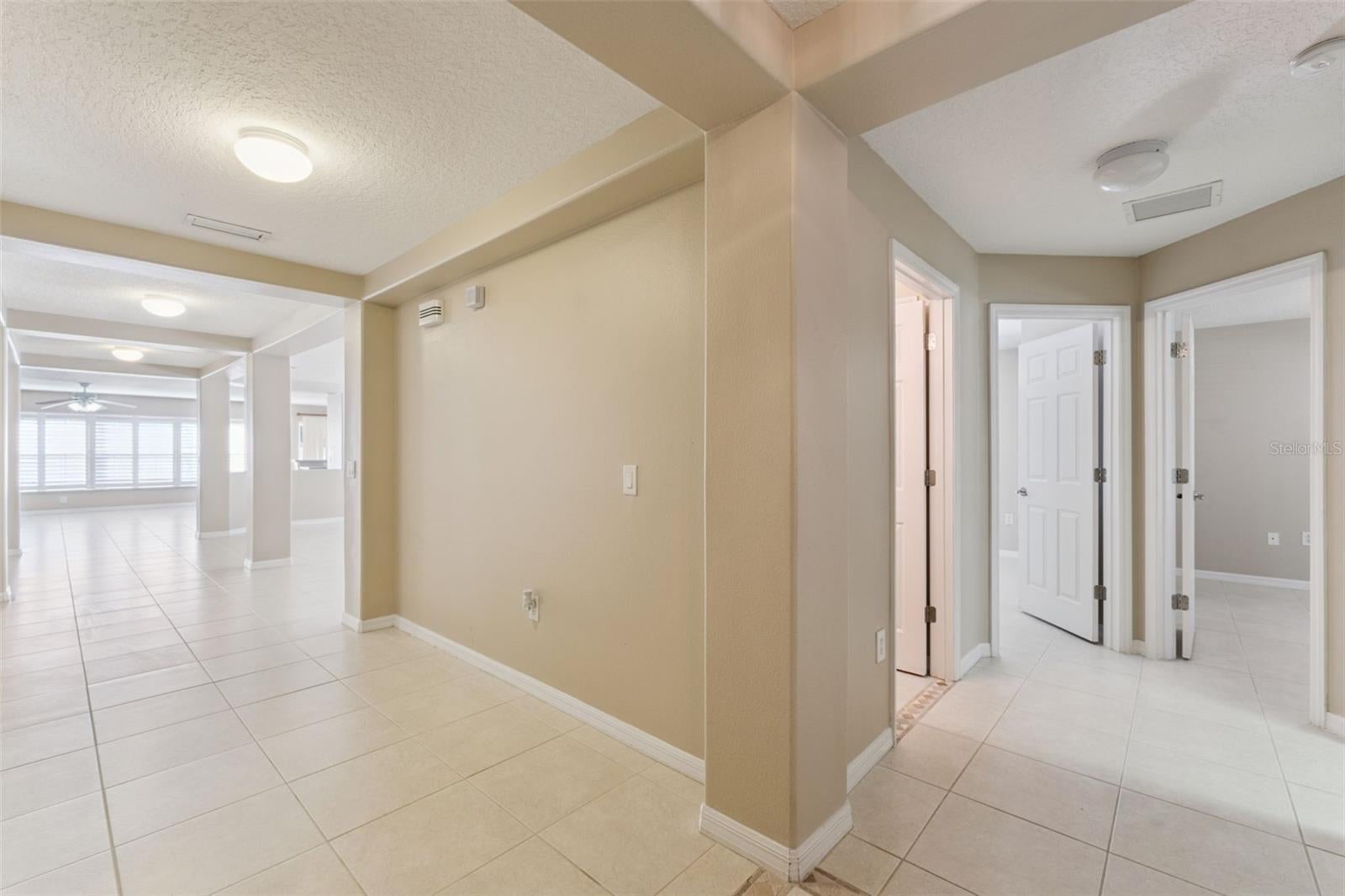 2225 REEFVIEW LOOP