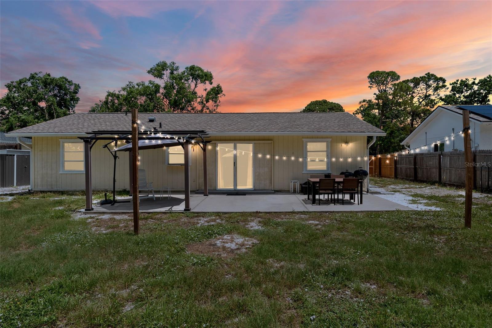 HUGE PRICE CUT| No HOA | No CDD | No Rental Restrictions | Minutes to Siesta Key.
Welcome to this charming 3-bedroom, 2-bathroom home in the heart of Lake Sarasota, offering rare flexibility with no HOA, no CDD, and no restrictions for short- or long-term rentals. Whether you're a first-time buyer, investor, or seasonal resident, this home is a smart opportunity in one of Sarasota’s most convenient locations.
With 1,127 sq ft of efficient, move-in-ready living space, the home features a bright and open layout, partial high ceilings, and great natural light throughout. The kitchen offers ample cabinetry and easy flow to the living and dining areas, making entertaining effortless.
The private primary suite includes its own bathroom, while the two additional bedrooms are ideal for guests, a home office, or a hobby space. A fully fenced backyard provides the perfect setting for pets, play, or future outdoor upgrades.
Located on a quiet street with easy access to I-75, top-rated schools, local parks, and just a short drive to world-renowned Siesta Key Beach, this property is all about freedom, value, and location.
Use it as a full-time home, vacation rental, or seasonal getaway; this one offers the flexibility most buyers are looking for.
Schedule your private showing today and explore the possibilities.