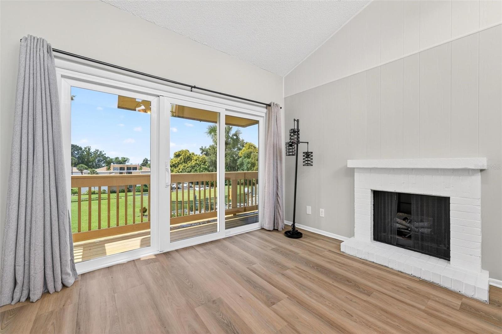 BUNKER HILLS INC - Residential Lease