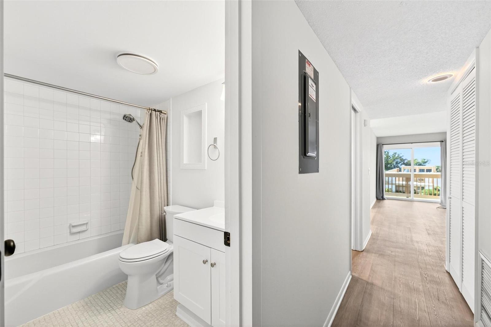 BUNKER HILLS INC - Residential Lease