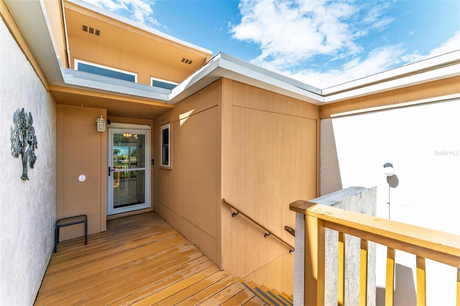 BUNKER HILLS INC - Residential Lease