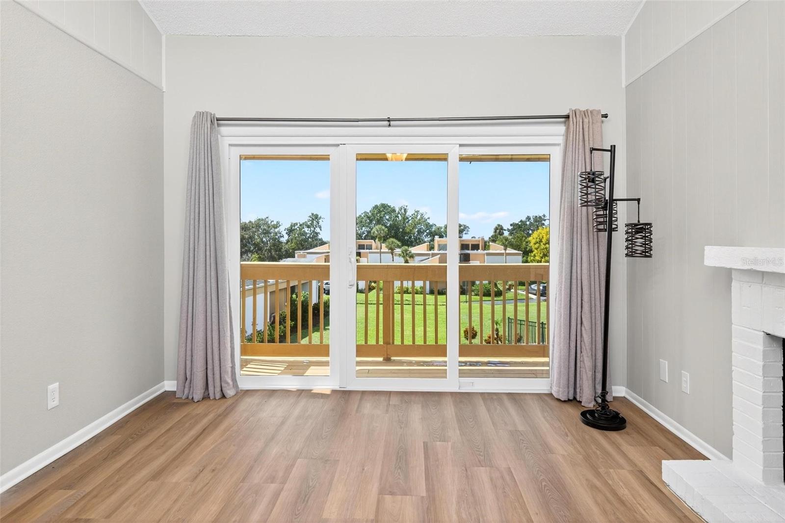BUNKER HILLS INC - Residential Lease