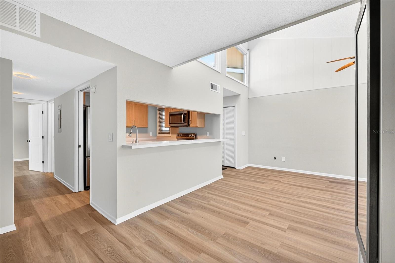 BUNKER HILLS INC - Residential Lease