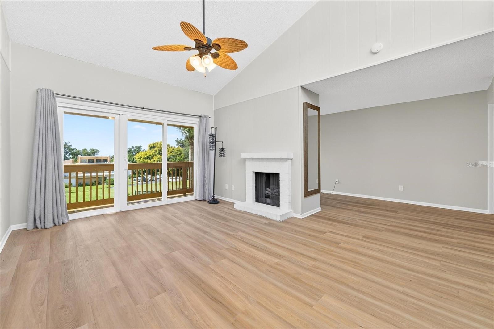 BUNKER HILLS INC - Residential Lease