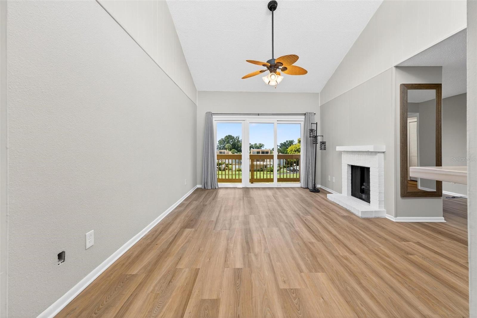 BUNKER HILLS INC - Residential Lease